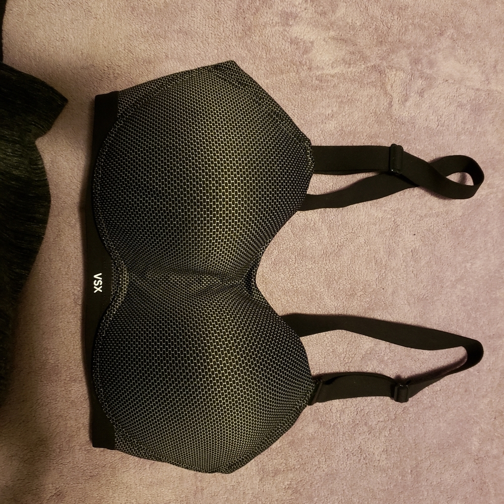 VSX sports bra 32D